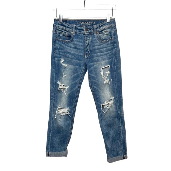 American Eagle Tomgirl Distressed Relaxed Medium Wash Stretch Jeans Sz 2 - Picture 1 of 10